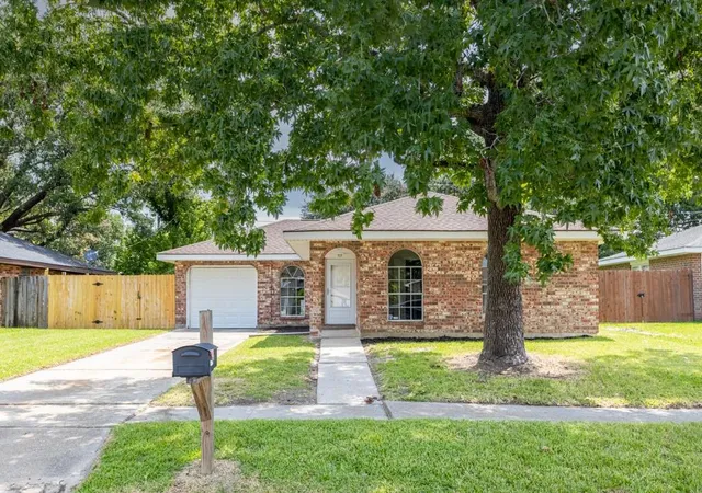 Photo 1 of Single family home for sale at 2004 Cartier Dr, La Place, LA 70068 | MLS# 2569904 | Listing updated on 2026-07-31