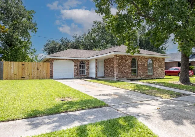 Photo 2 of Single family home for sale at 2004 Cartier Dr, La Place, LA 70068 | MLS# 2569904 | Listing updated on 2026-07-31
