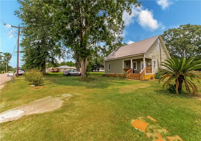 2nd image of 805 Martin Luther King Dr, Franklinton, LA 70438 | MLS# 2570252