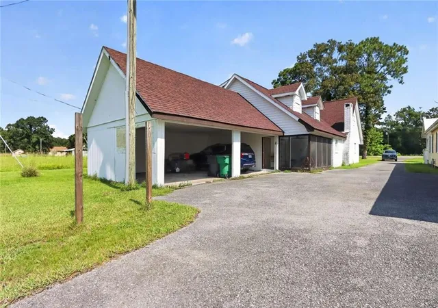 Photo 2 of Single family home for sale at 4361 Byp Black Dr, Houma, LA 70360 | MLS# 2567586 | Listing updated on 2026-08-27