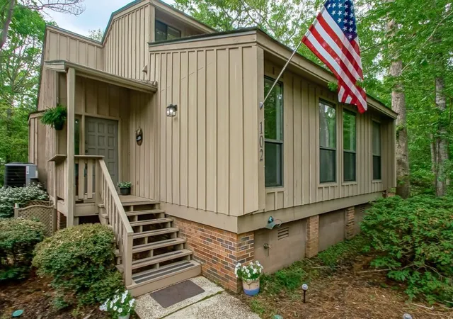 3rd image of 102 Catalpa Ln, Mandeville, LA 70471