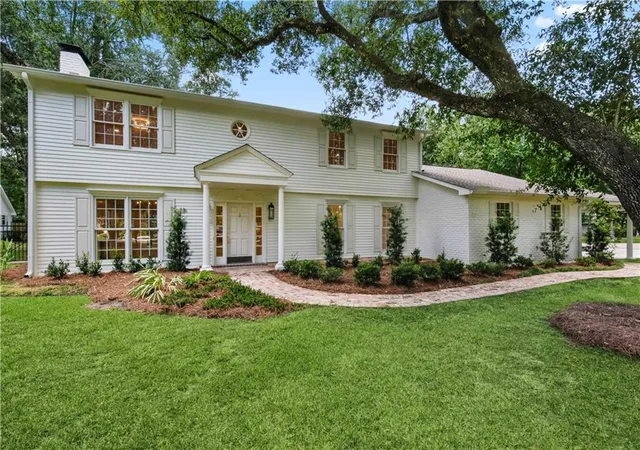Photo 1 of Single family home for sale at 42 Riverdale Dr, Covington, LA 70433 | MLS# 2570361 | Listing updated on 2026-09-30