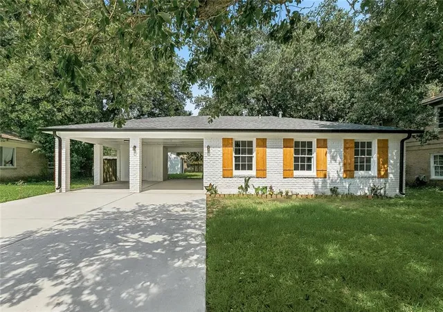 Photo 1 of Single family home for sale at 3555 Somerset Dr, New Orleans, LA 70131 | MLS# 2570429 | Listing updated on 2026-07-31