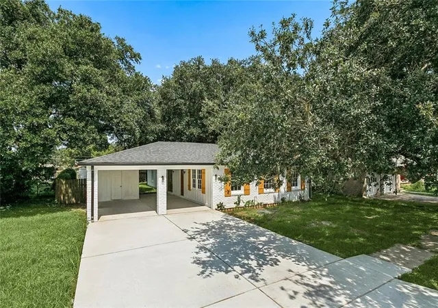 Photo 2 of Single family home for sale at 3555 Somerset Dr, New Orleans, LA 70131 | MLS# 2570429 | Listing updated on 2026-07-31