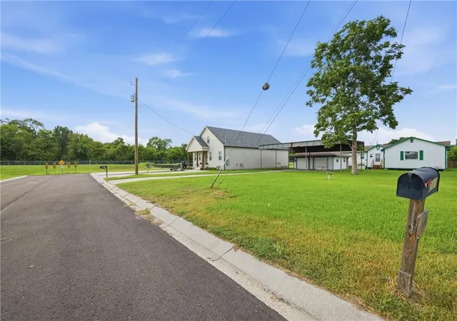 Photo 3 of Single family home for sale at 204 Overseas Ave, Belle Chasse, LA 70037 | MLS# 2570421 | Listing updated on 2026-08-03