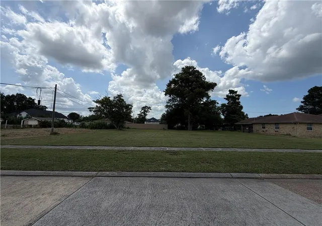 1st image of 70 Patterson Dr, Chalmette, LA 70043 | MLS# 2570405