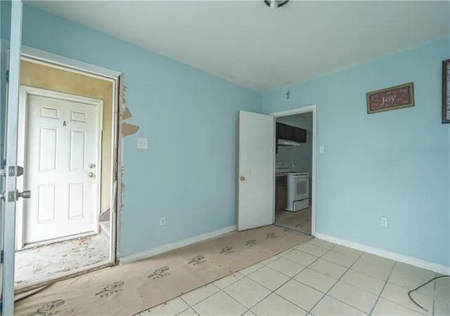 Listing Photo 5 - Condo for sale in building located at 8739 Edinburgh St, New Orleans, LA 70118