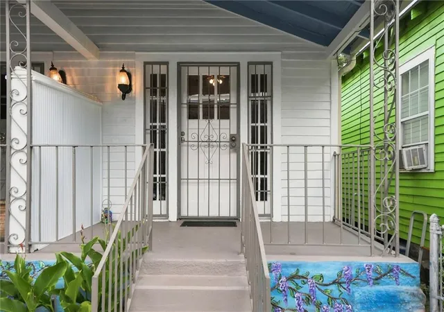 Photo 2 of Multi family home for sale at 3655 57 Tchoupitoulas St, New Orleans, LA 70115 | MLS# 2570344 | Listing updated on 2026-08-01