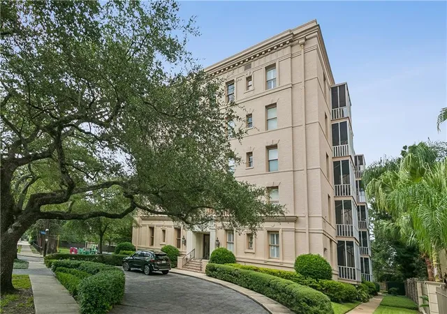 2nd image of 5421 St Charles Ave #5A, New Orleans, LA 70115 | MLS# 2569580