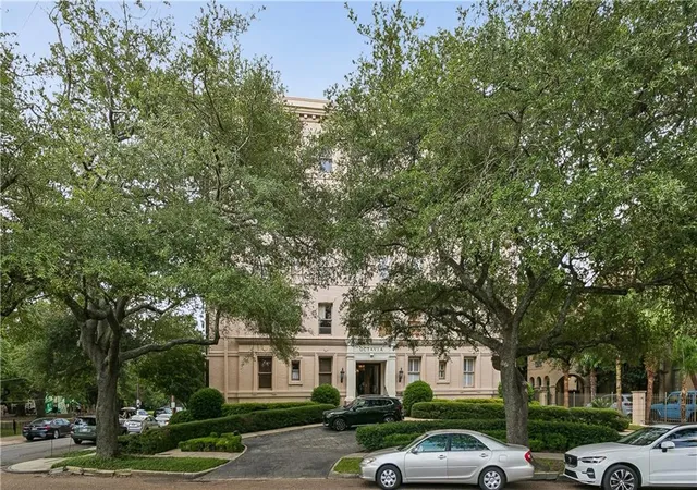 3rd image of 5421St St Charles Ave, New Orleans, LA 70115