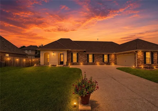 1st image of 869 Capistrano Ct, Covington, LA 70433 | MLS# 2569203