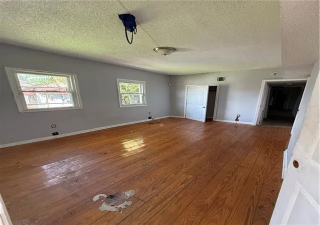 Listing Photo 4 - Condo for sale in building located at 3518 Monroe St, New Orleans, LA 70118