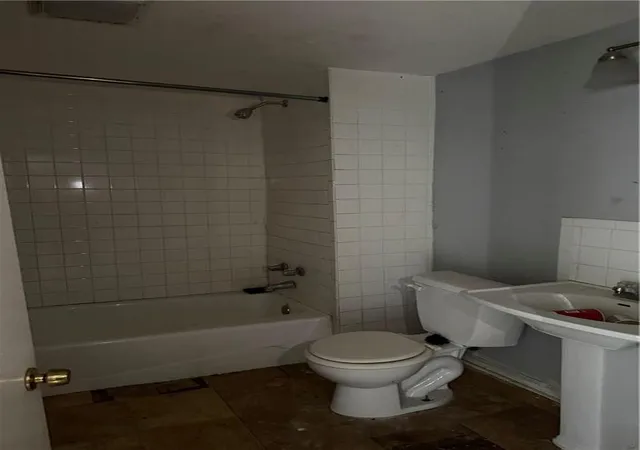 Listing Photo 5 - Condo for sale in building located at 3518 Monroe St, New Orleans, LA 70118