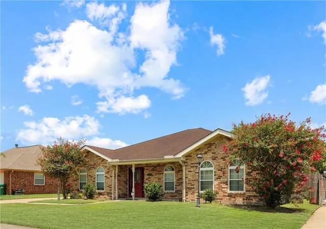 2nd image of 2537 W Friendship Dr, Harvey, LA 70058 | MLS# 2570545