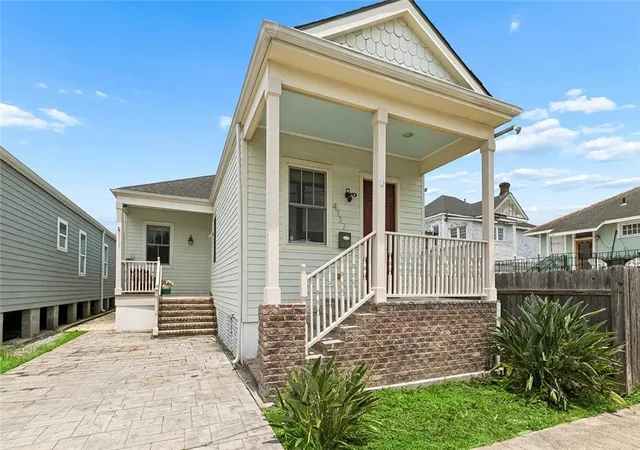 1st image of 4117 S Robertson St, New Orleans, LA 70115 | MLS# 2570225
