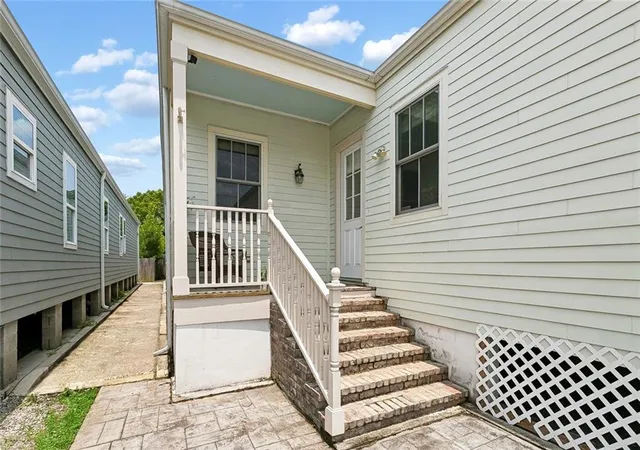 2nd image of 4117 S Robertson St, New Orleans, LA 70115 | MLS# 2570225