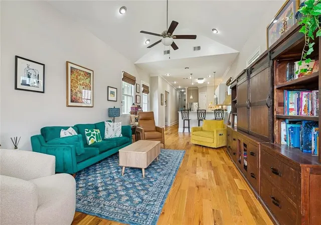 4th image of 4117 S Robertson St, New Orleans, LA 70115 | MLS# 2570225