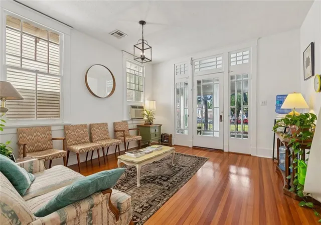 3rd image of 4710 Canal St, New Orleans, LA 70119 | MLS# 2570729