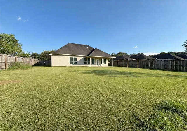14th image of 38236 Dolphin Ct, Gonzales, LA 70737 | MLS# 2570685