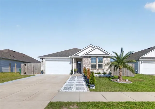 Photo 2 of Single family home for sale at 5634 Grand Springs Rd, Slidell, LA 70461 | MLS# 2570752 | Listing updated on 2026-08-04