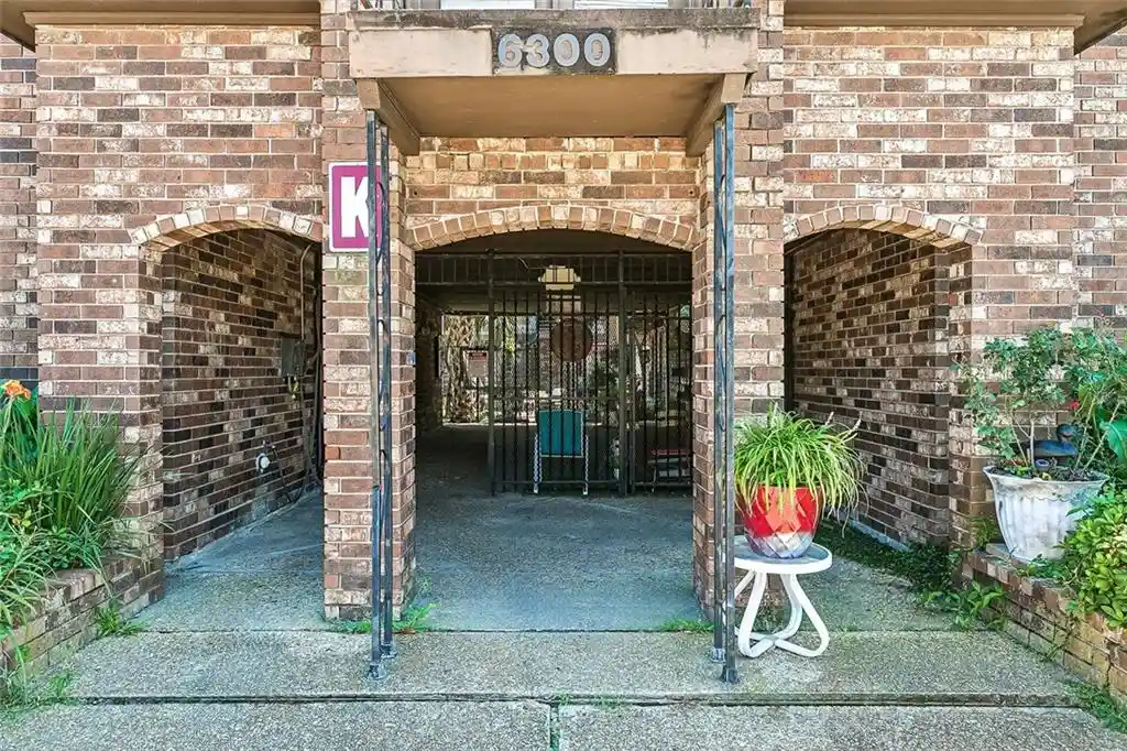 Condo for sale at 6300 Riverside Dr #296, Metairie, LA 70003 | MLS# 2570817