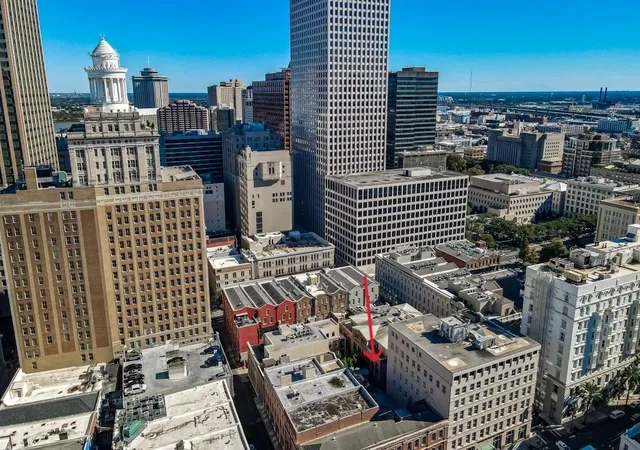 2nd image of 821 Perdido St, New Orleans, LA 70112