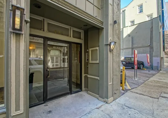 3rd image of 821 Perdido St, New Orleans, LA 70112