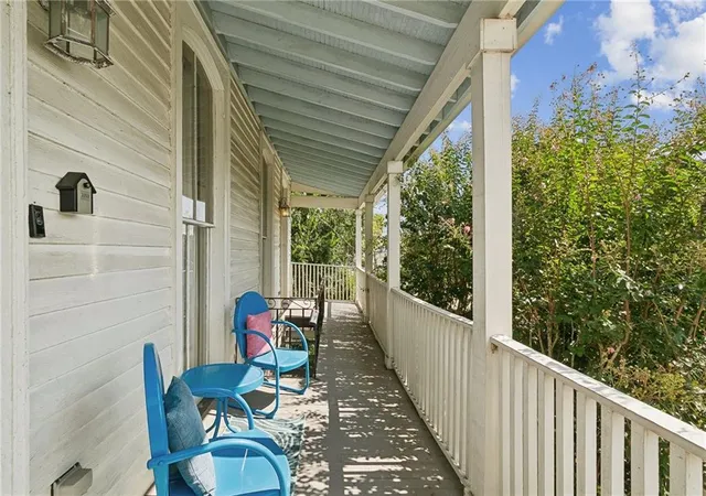 3rd image of 828 Valmont St, New Orleans, LA 70115