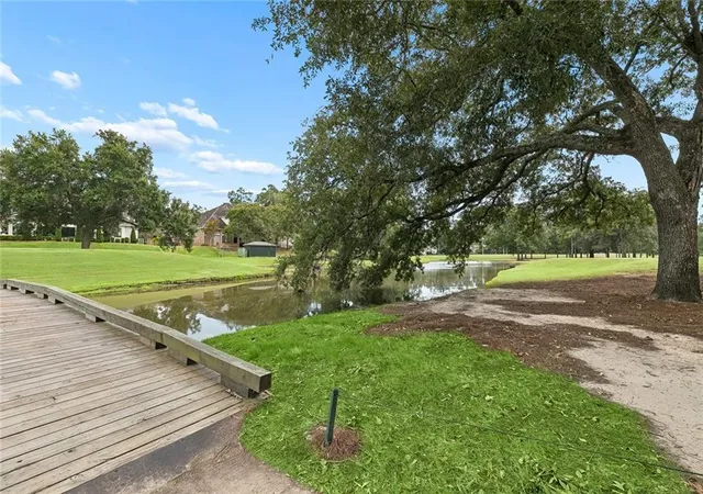 2nd image of 50 N Ct Villa Dr, Mandeville, LA 70471