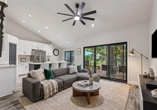 4th image of 50 N Ct Villa Dr, Mandeville, LA 70471