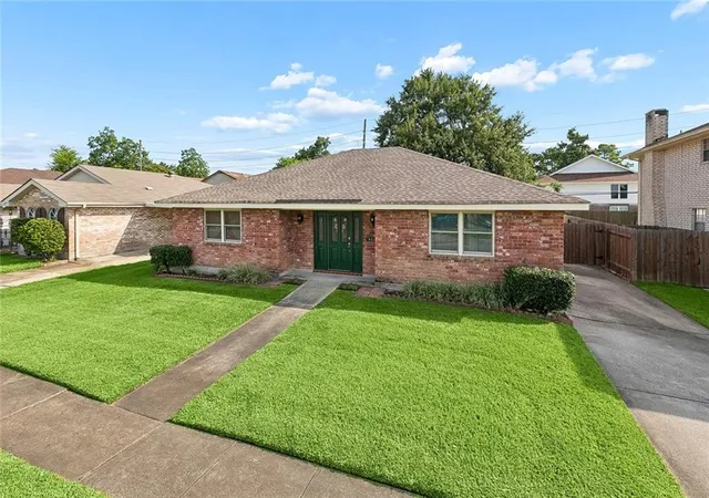 1st image of 616 Saint Julien Dr, Kenner, LA 70065 | MLS# 2571095