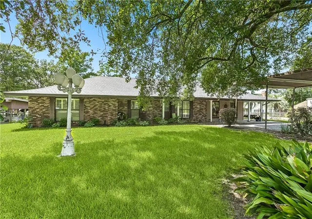 Photo 2 of Single family home for sale at 20257 Lynda Dr, Springfield, LA 70462 | MLS# 2570527 | Listing updated on 2026-08-06