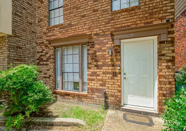 1st image of 1024 Dimarco Dr, Marrero, LA 70072 | MLS# 2571094