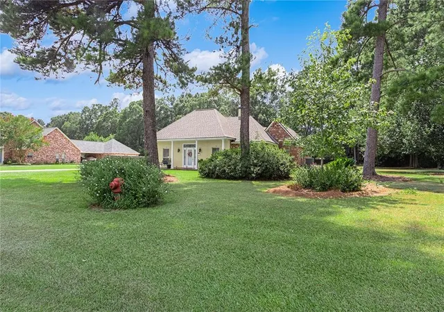 Photo 32 of Sale Pending at 33423 Beverly Dr, Denham Springs, LA 70706 | MLS# 2571179 | Listing updated on 2026-08-27