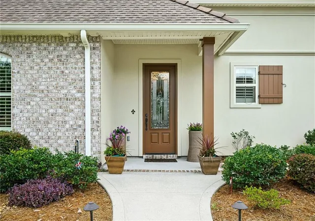 Photo 2 of Single family home for sale at 401 Hogan Ct, Slidell, LA 70458 | MLS# 2570899 | Listing updated on 2026-09-01
