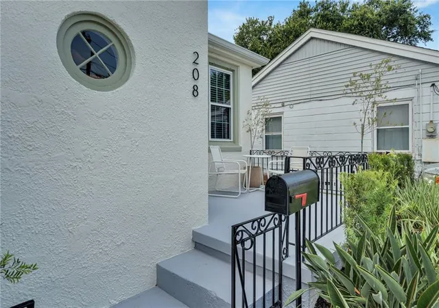 Photo 2 of Sale Pending at 208 Dodge Ave, Jefferson, LA 70121 | MLS# 2570886 | Listing updated on 2026-10-06