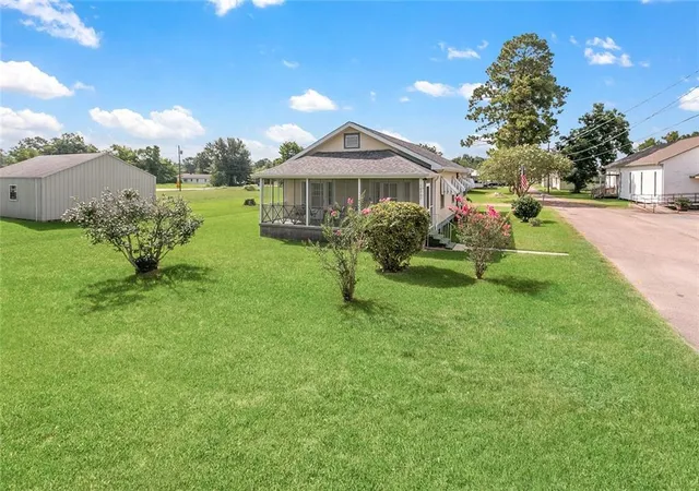 Photo 2 of Single family home for sale at 10767 River Rd, Ama, LA 70031 | MLS# 2570999 | Listing updated on 2026-08-27