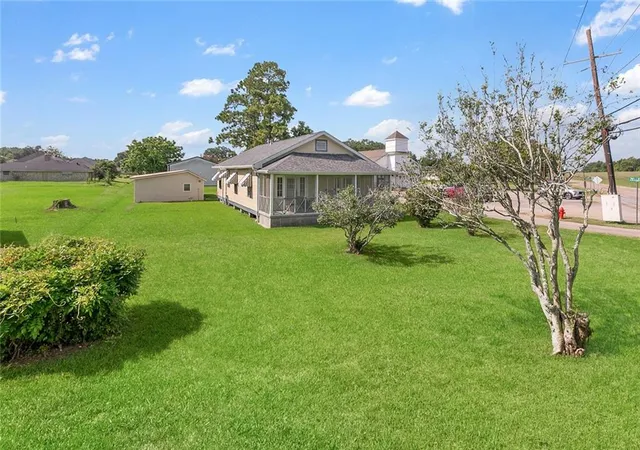 Photo 2 of Single family home for sale at 10767 River Rd, Ama, LA 70031 | MLS# 2570999 | Listing updated on 2026-08-27