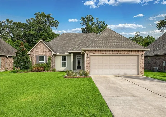 Photo 1 of Single family home for sale at 1717 Orchard Dr, Covington, LA 70435 | MLS# 2569705 | Listing updated on 2026-09-01