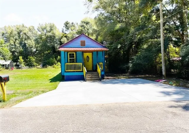 Photo 3 of Single family home for sale at 1214 Dan St, Bogalusa, LA 70427 | MLS# 2571584 | Listing updated on 2026-08-29