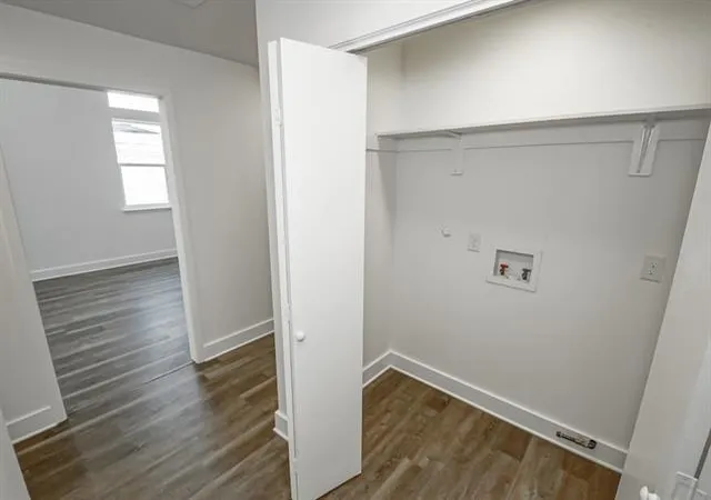 Photo 4 of Single family home for sale at 1044 Pin Oak Ave, Terrytown, LA 70056 | MLS# 2570909 | Listing updated on 2026-08-27