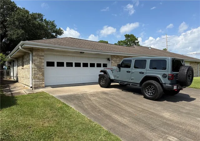 Photo 4 of Sale Pending at 2867 Hyman Pl, New Orleans, LA 70131 | MLS# 2572389 | Listing updated on 2026-08-28