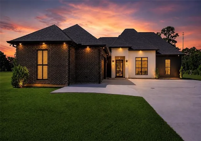 Photo 2 of Single family home for sale at 29638 Prokop Rd, Albany, LA 70711 | MLS# 2572505 | Listing updated on 2026-08-27