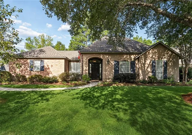 Photo 1 of Sale Pending at 1521 Sycamore Pl, Mandeville, LA 70448 | MLS# 2571489 | Listing updated on 2026-09-01