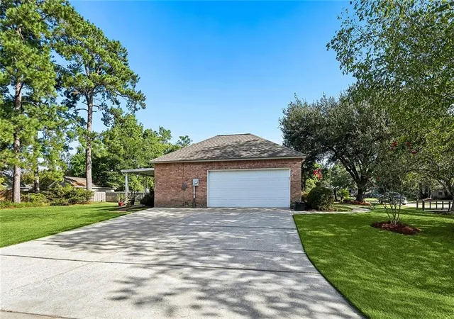 Photo 4 of Sale Pending at 1521 Sycamore Pl, Mandeville, LA 70448 | MLS# 2571489 | Listing updated on 2026-09-01