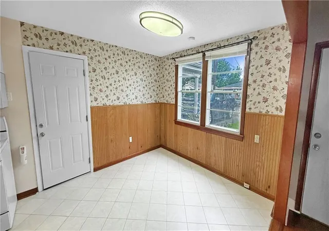 Photo 3 of Single family home for sale at 1038 Hawkins St, Gretna, LA 70053 | MLS# 2570797 | Listing updated on 2026-08-26