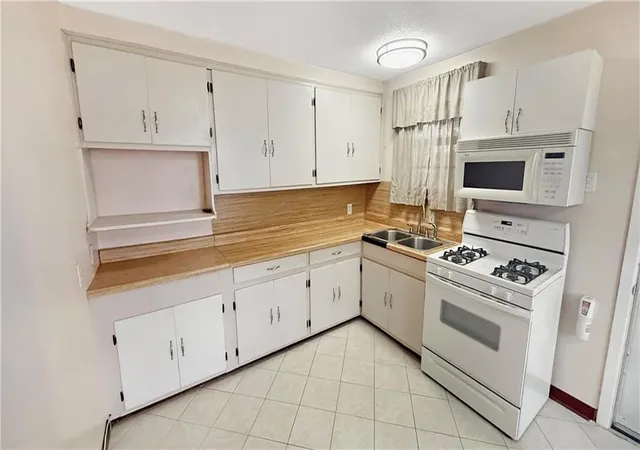Photo 4 of Single family home for sale at 1038 Hawkins St, Gretna, LA 70053 | MLS# 2570797 | Listing updated on 2026-08-26