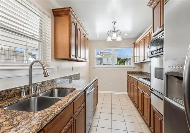 Listing Photo 4 - Condo for sale in building located at 6077 79 Wildair Dr, New Orleans, LA 70122