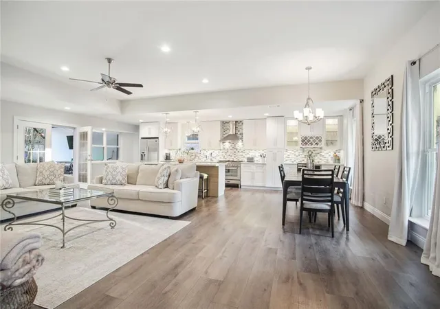 Photo 3 of Sale Pending at 4621 Shores Dr, Jefferson, LA 70006 | MLS# 2573220 | Listing updated on 2026-08-27