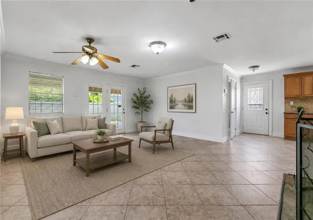 Photo 3 of Single family home for sale at 1305 Orchid Dr, Harvey, LA 70058 | MLS# 2573208 | Listing updated on 2026-09-23